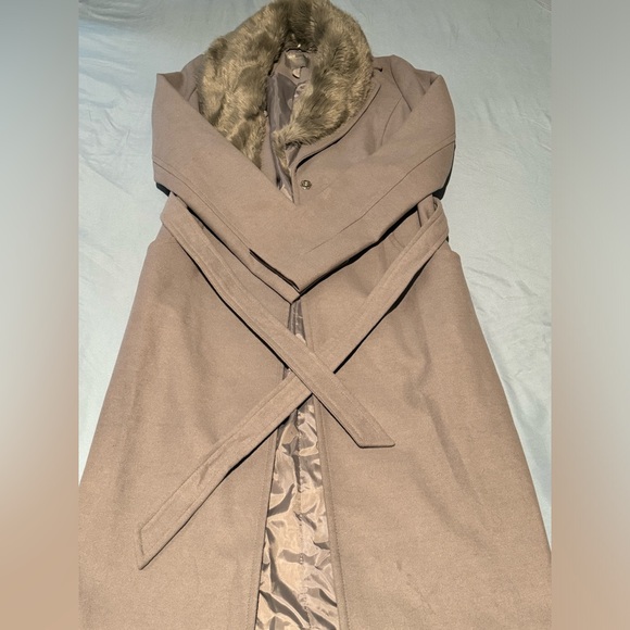 ASOS long fur coat and belt - Picture 2 of 4